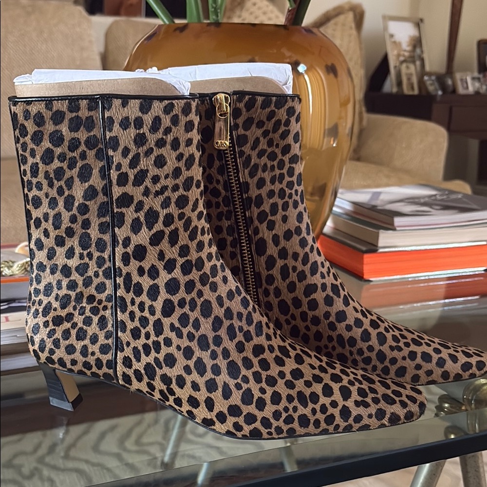 NWT MICHAEL KORS Leopard Print Ankle Boots